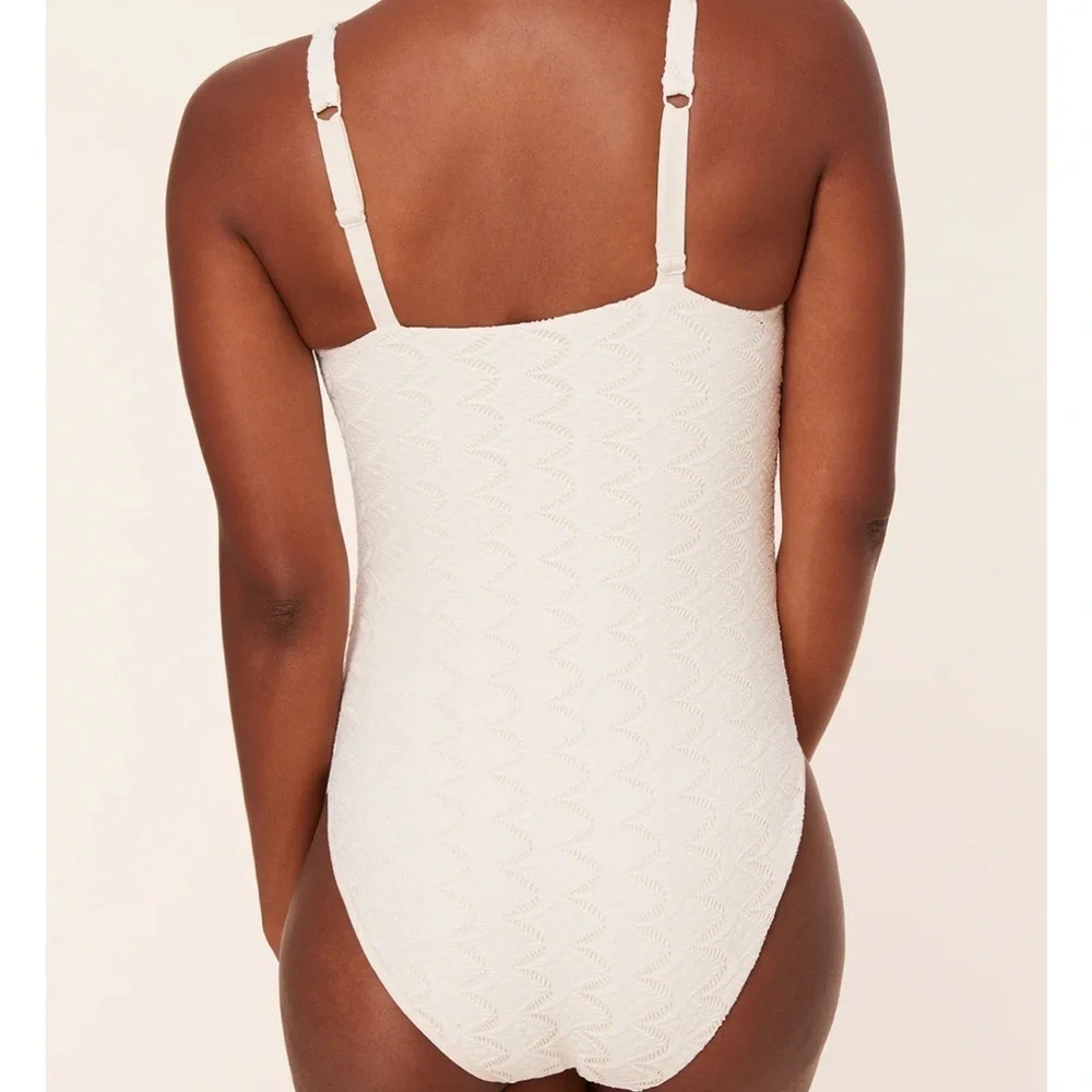 Andie The Macao One Piece Swimsuit Gardenia‎ size L NWT